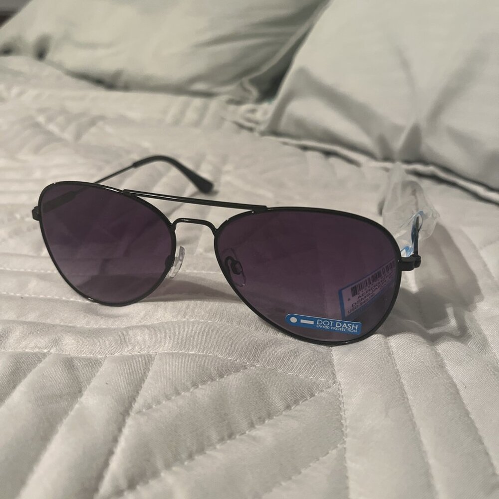 Dot Dash Aerogizmo Unisex Aviator Style Sunglasses - Black